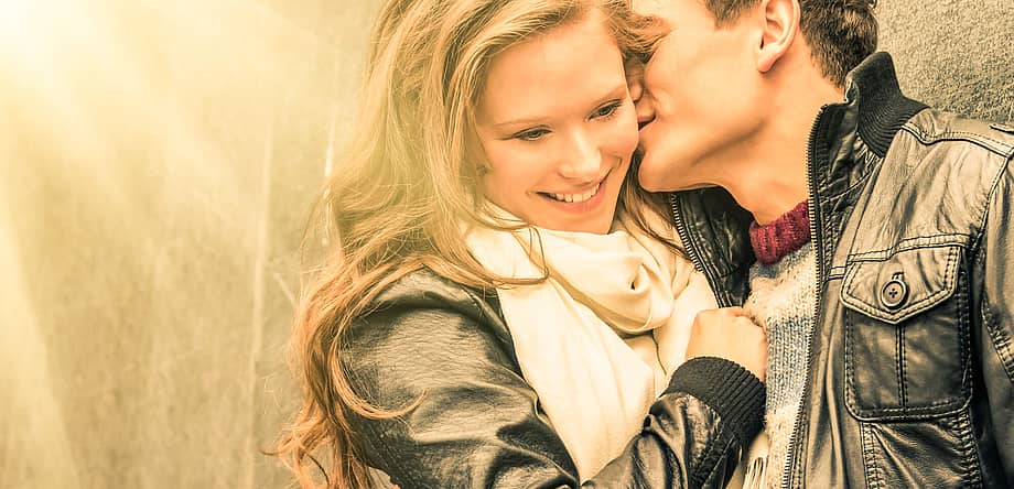 National Kiss And Make Up Day