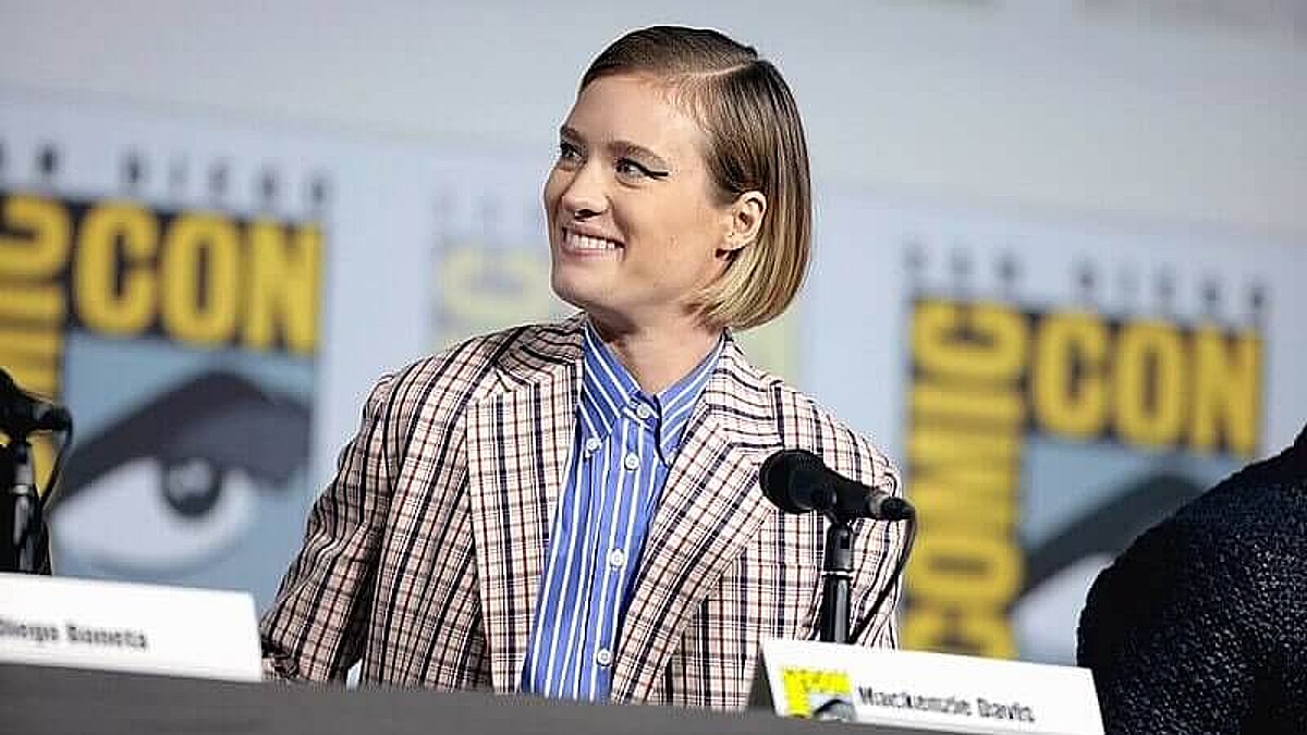 Mackenzie Davis’ birthday (Apr 1st, 1987) | Days Of The Year