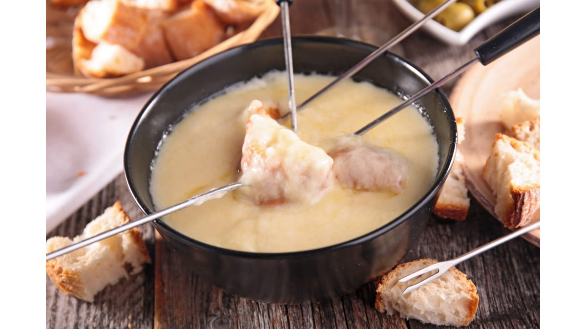 Harde wind Socialistisch films National Cheese Fondue Day (April 11th) – Days Of The Year
