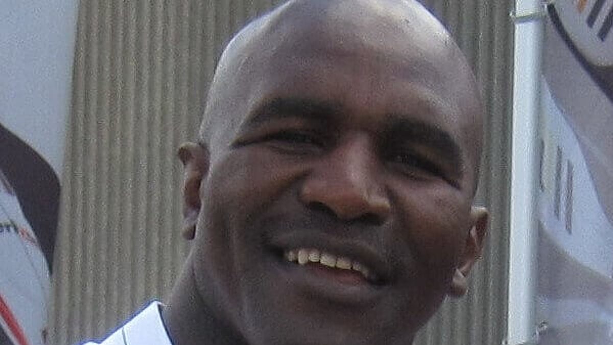 Evander Holyfield’s birthday (Oct 19th, 1962) | Days Of The Year