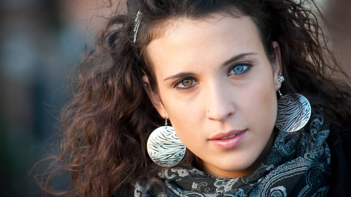 People with different colored eyes hot sale