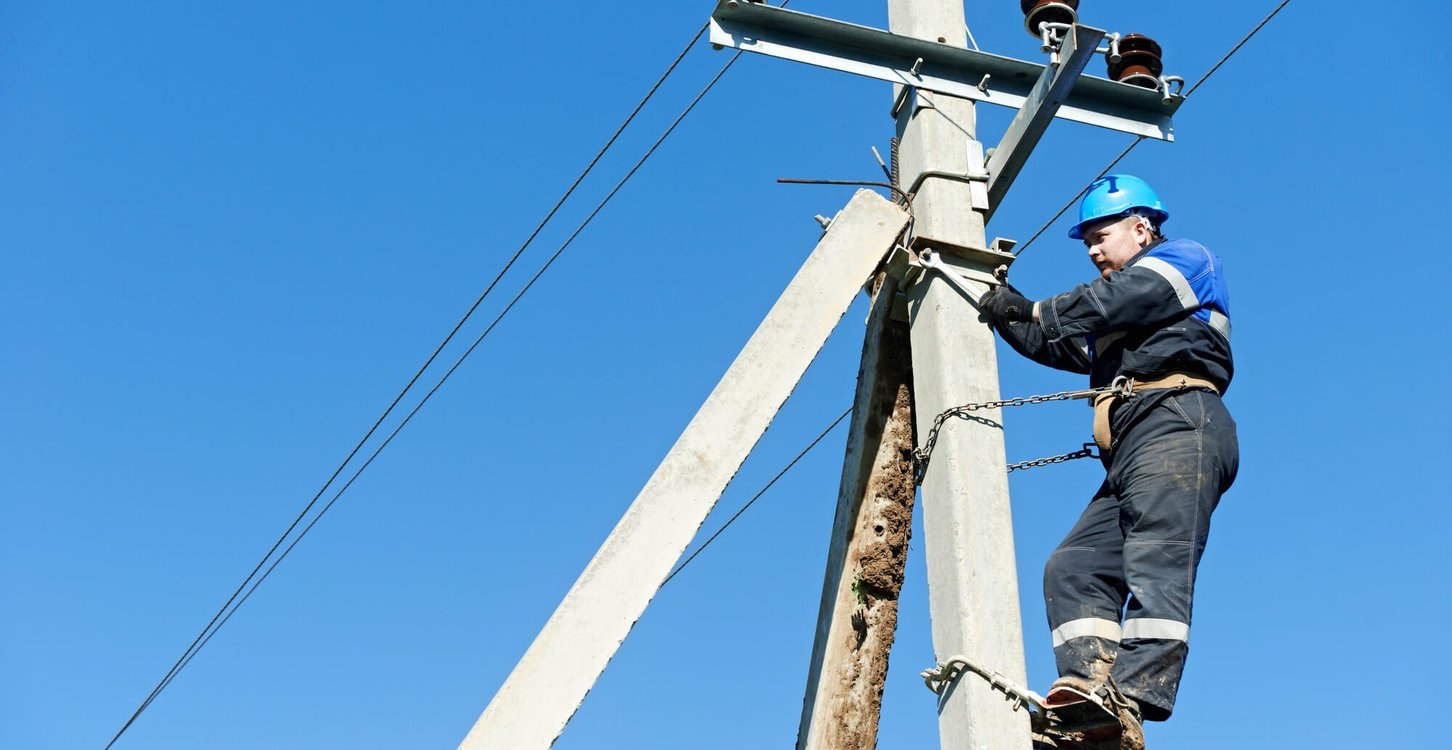 Lineman Appreciation Day (18th April) Days Of The Year