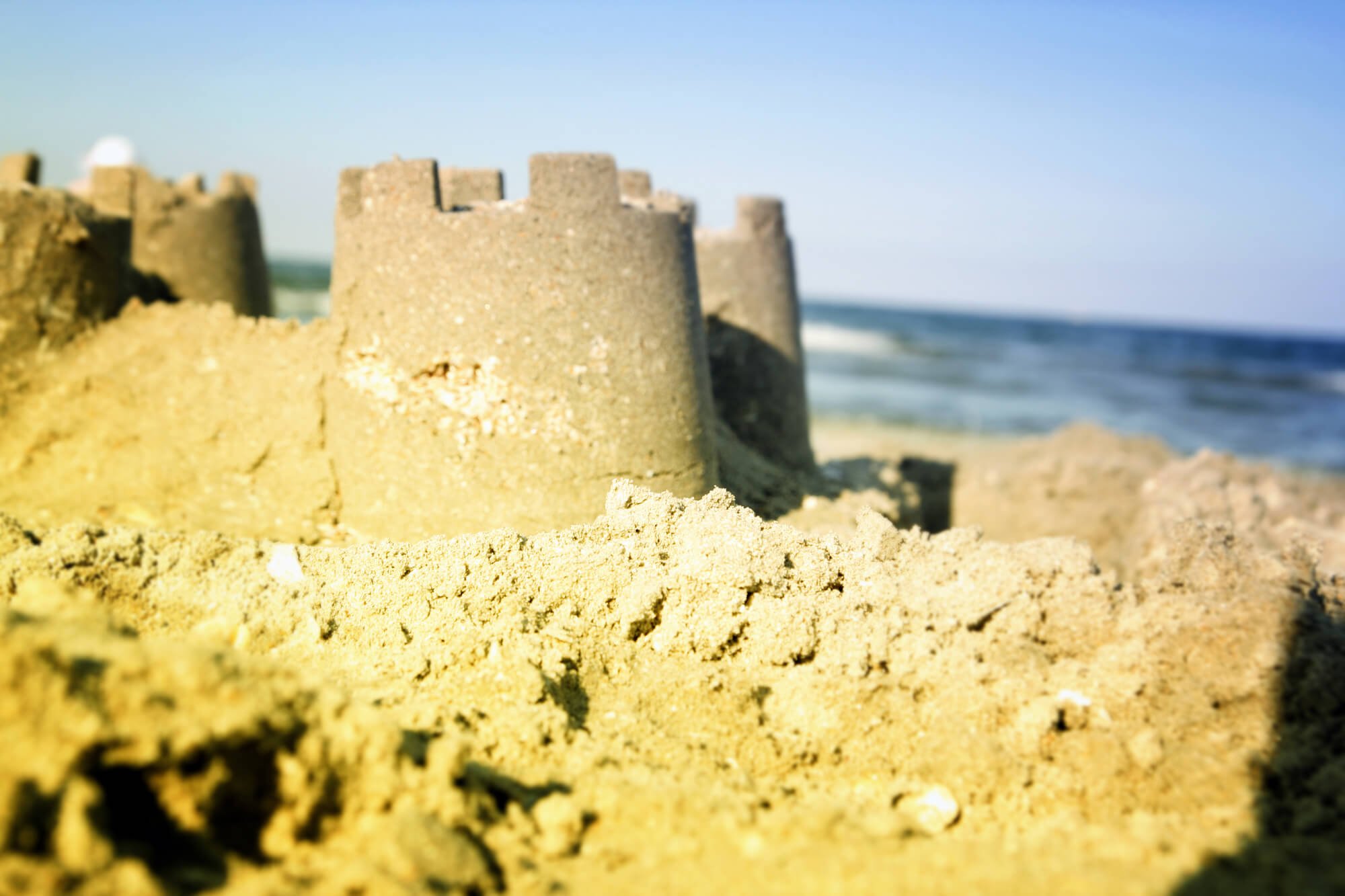 Песочный замок. Лето замки из песка. Маленький замок из песка. Sandcastle Великобритания. Sandcastle транскрипция