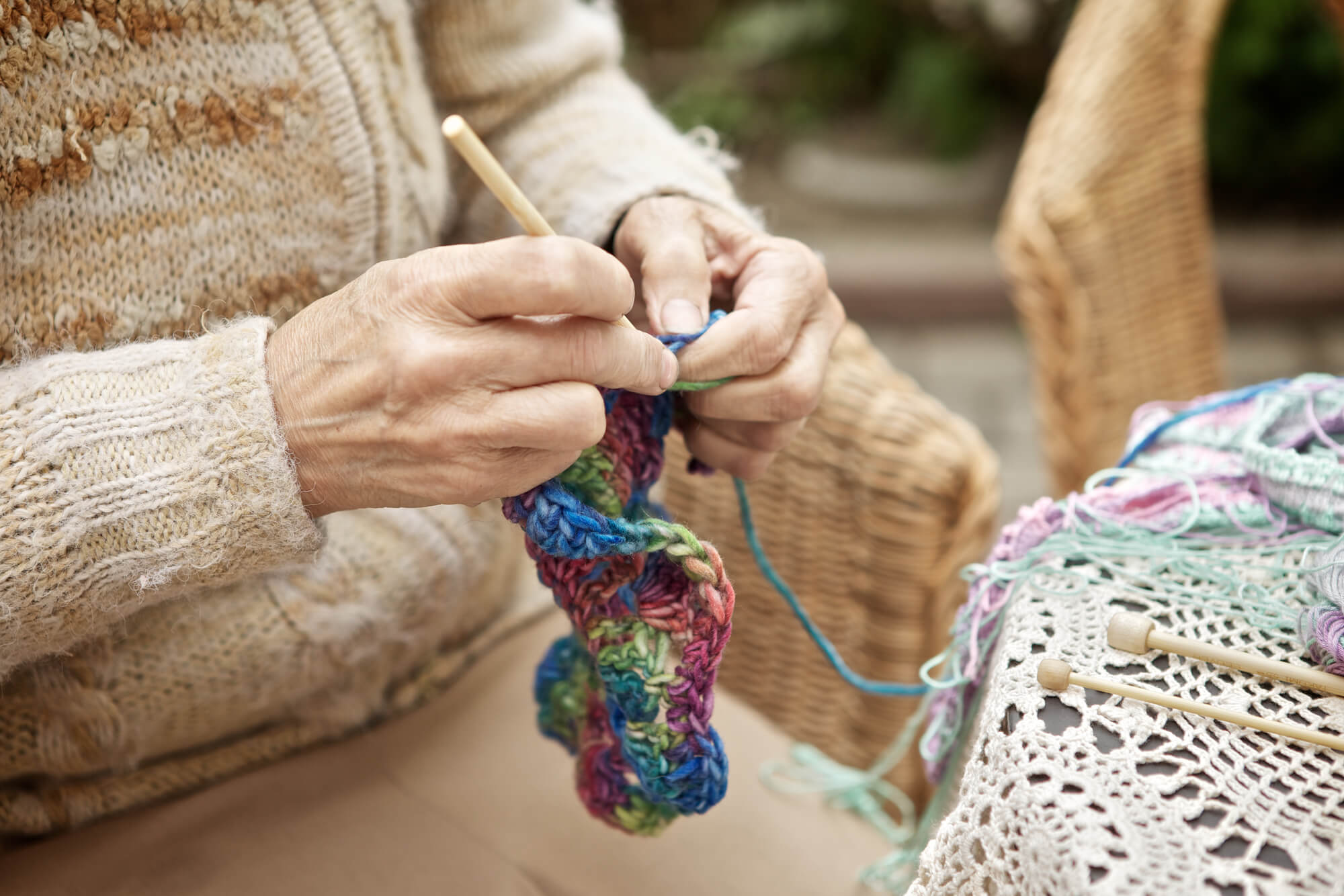 Knitting hands